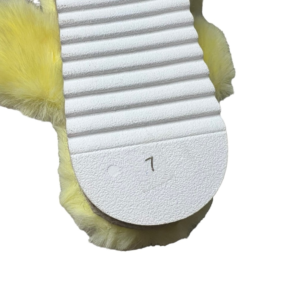 Steve Madden Katana Faux Fur Platform Slipper‎ 7M Slip On Yellow - Picture 4 of 4